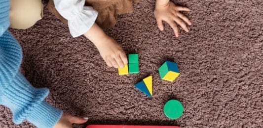 Aranżacja sali zabaw w przedszkolu metodą Montessori