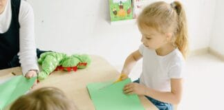Przedszkole dwujęzyczne czy tradycyjne: co wybrać dla dziecka?